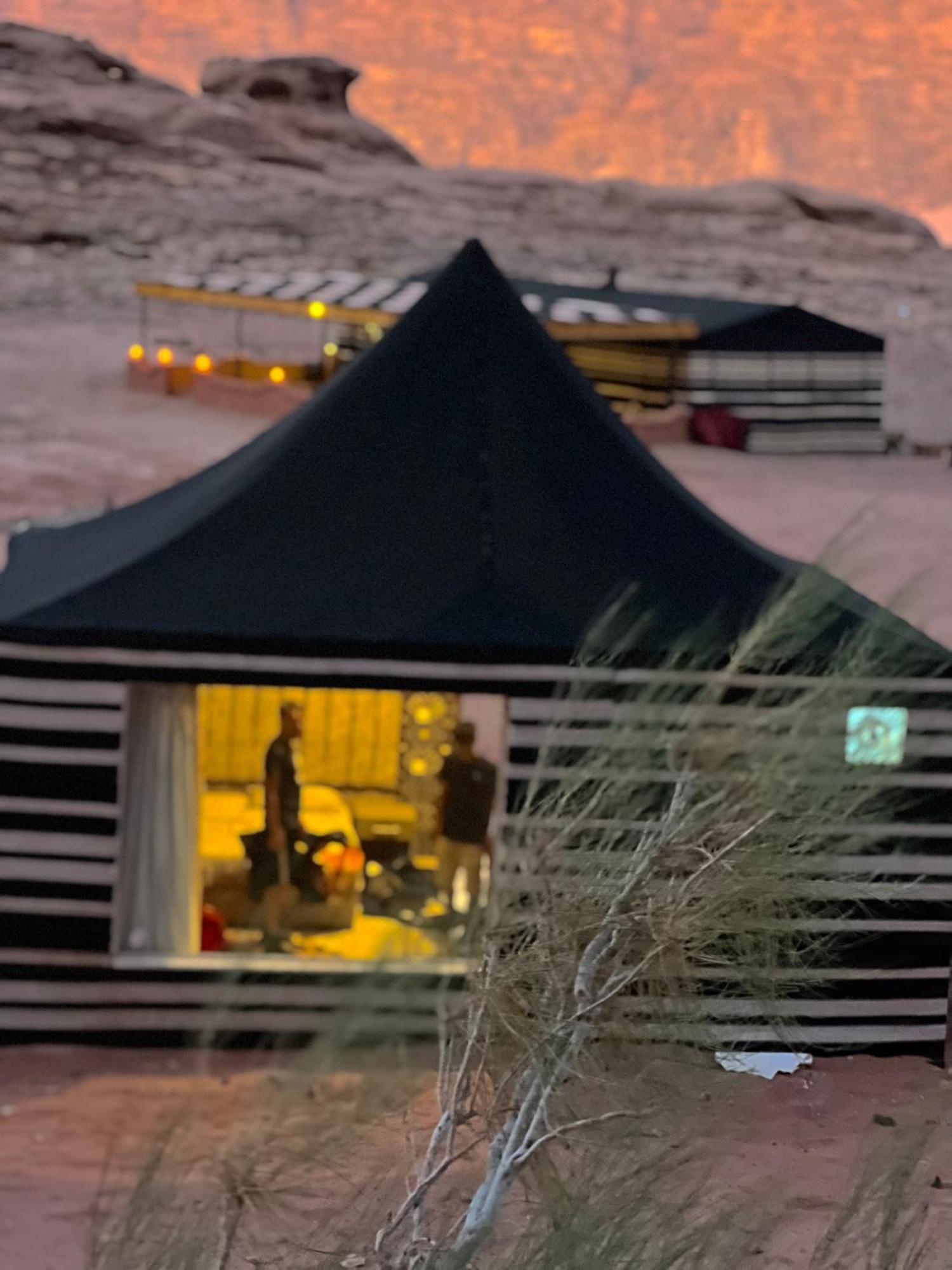 Star Camp & With Tor Hotel Wadi Rum Ngoại thất bức ảnh