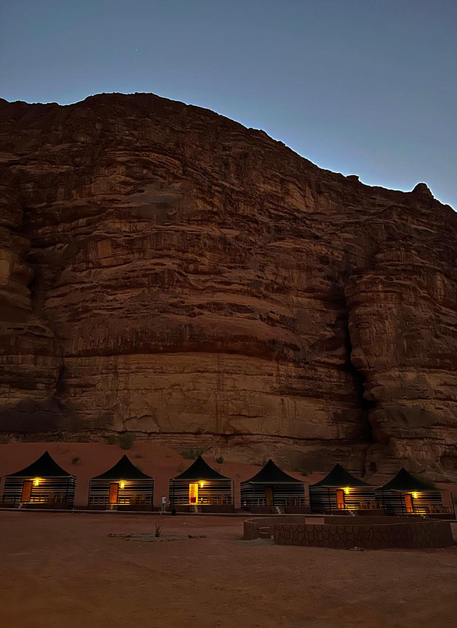 Star Camp & With Tor Hotel Wadi Rum Ngoại thất bức ảnh