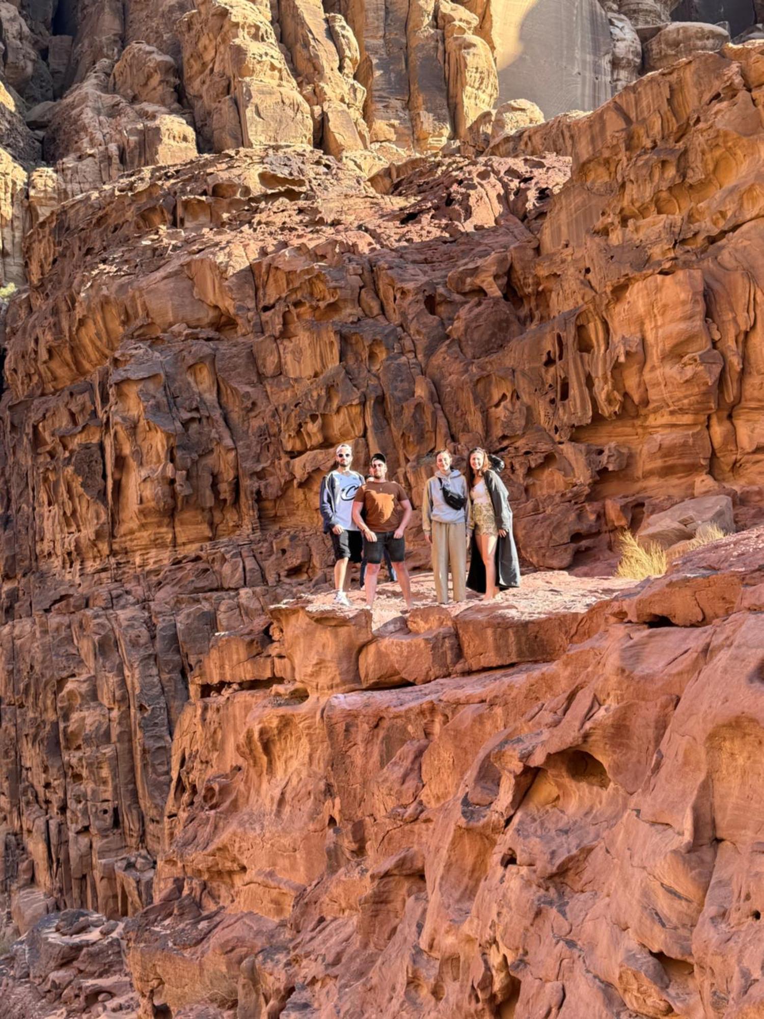 Star Camp & With Tor Hotel Wadi Rum Ngoại thất bức ảnh